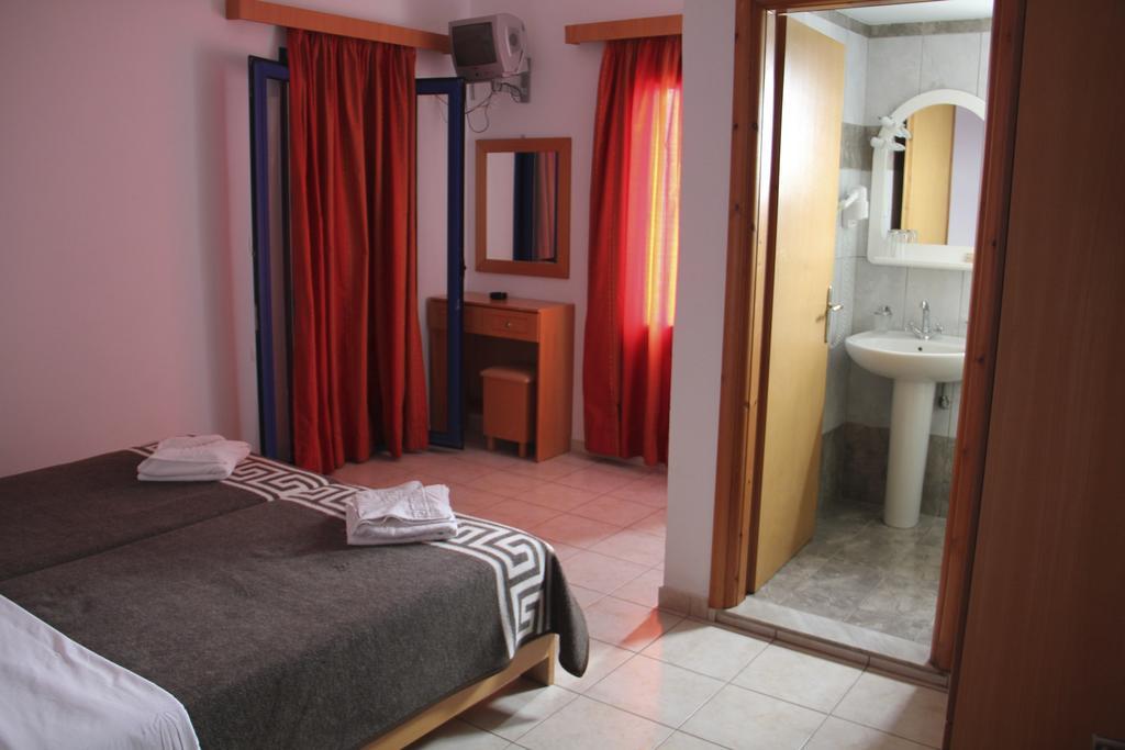 Hotel Stavris Khóra Sfakíon エクステリア 写真