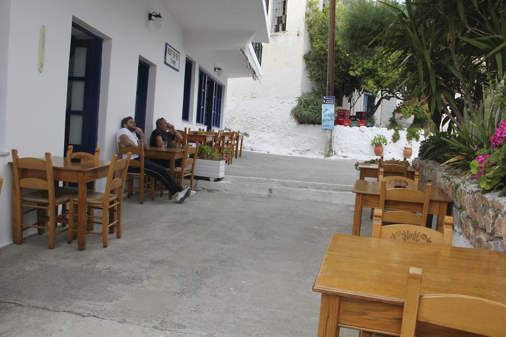 Hotel Stavris Khóra Sfakíon エクステリア 写真