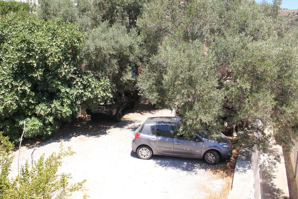 Hotel Stavris Khóra Sfakíon エクステリア 写真