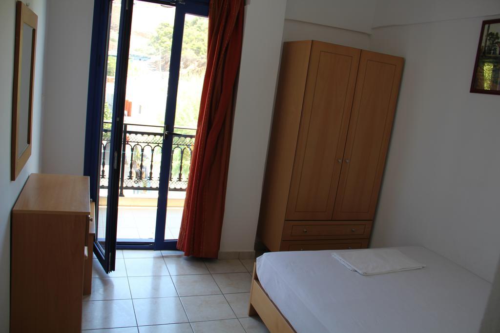 Hotel Stavris Khóra Sfakíon エクステリア 写真