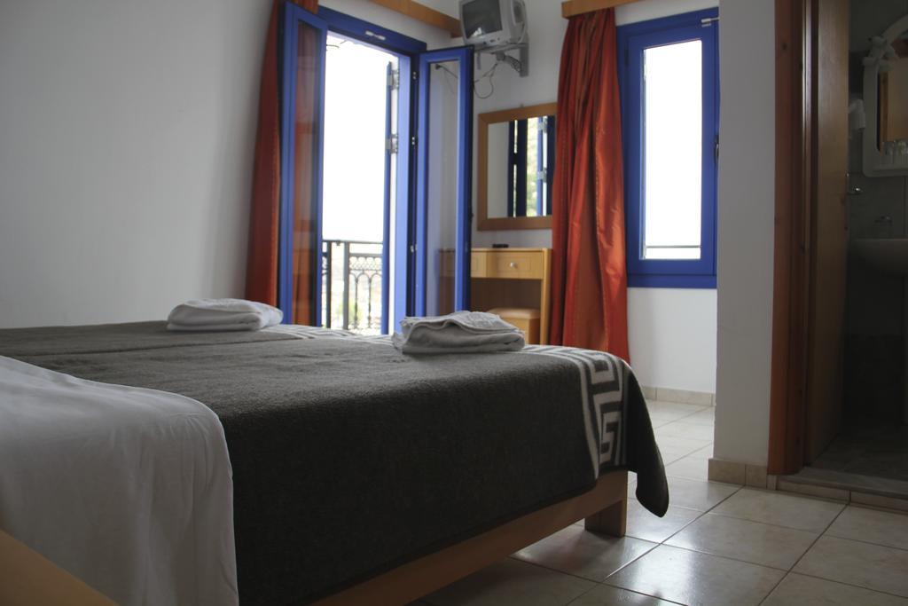 Hotel Stavris Khóra Sfakíon エクステリア 写真