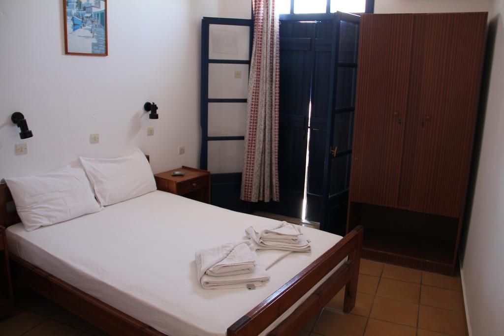 Hotel Stavris Khóra Sfakíon エクステリア 写真